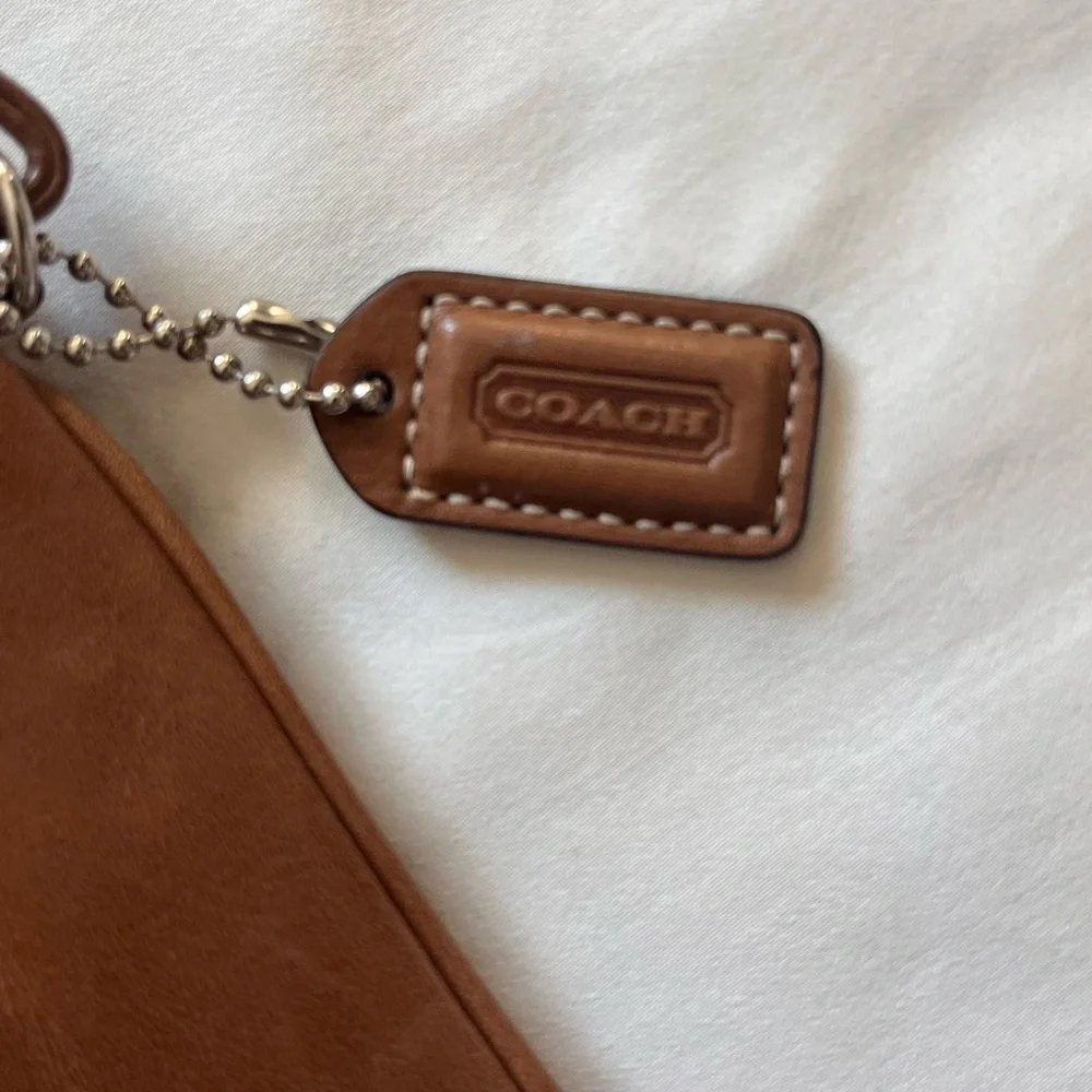 Coach Vintage Quality Smooth Leather Wristlet With Silver Hardware and Buckle - Picture 8 of 8